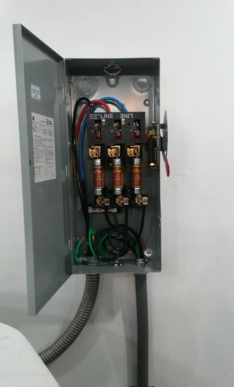 Three-phase disconnect switch installed for Smoke Detector Installation in Grantsville